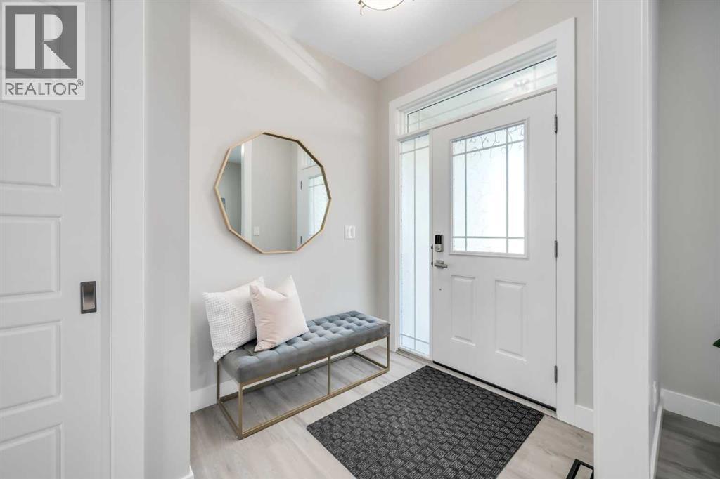 House for Sale in 47 Yorkville Road SW|Calgary, Alberta T2X5B5 2