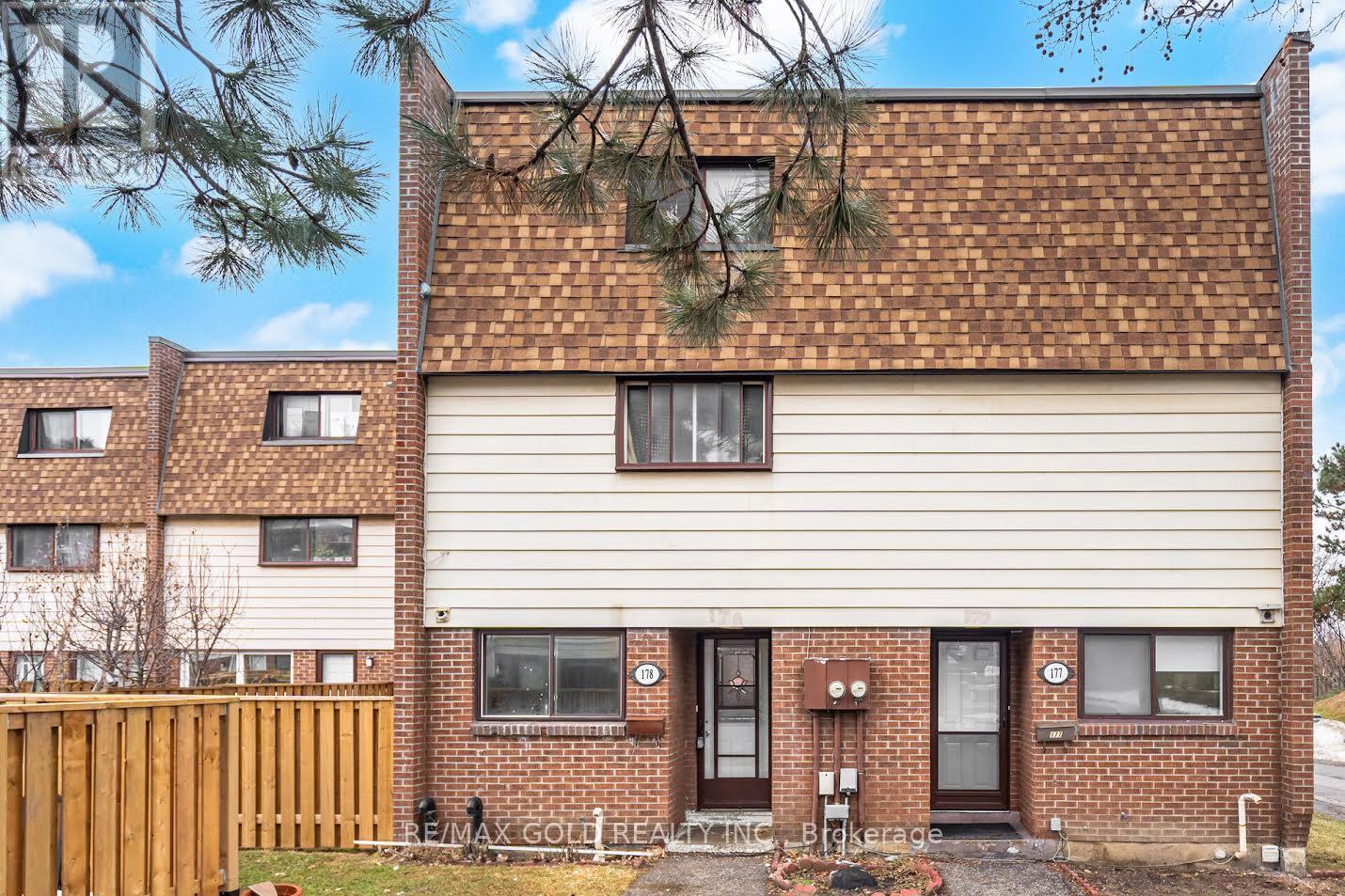 Row / Townhouse for Sale in 178 - 180 MISSISSAUGA VALLEY BOULEVARD|Mississauga (Mississauga Valleys), Ontario L5A3M2 3