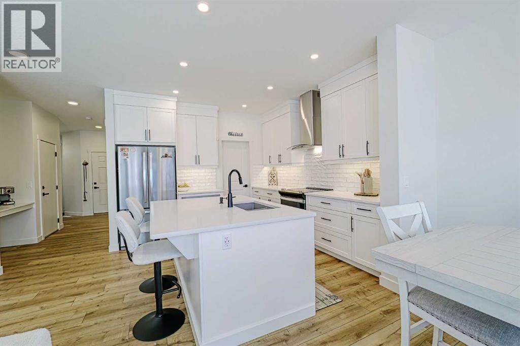 House for Sale in 25 Belmont Green SW|Calgary, Alberta T2X5E3 5