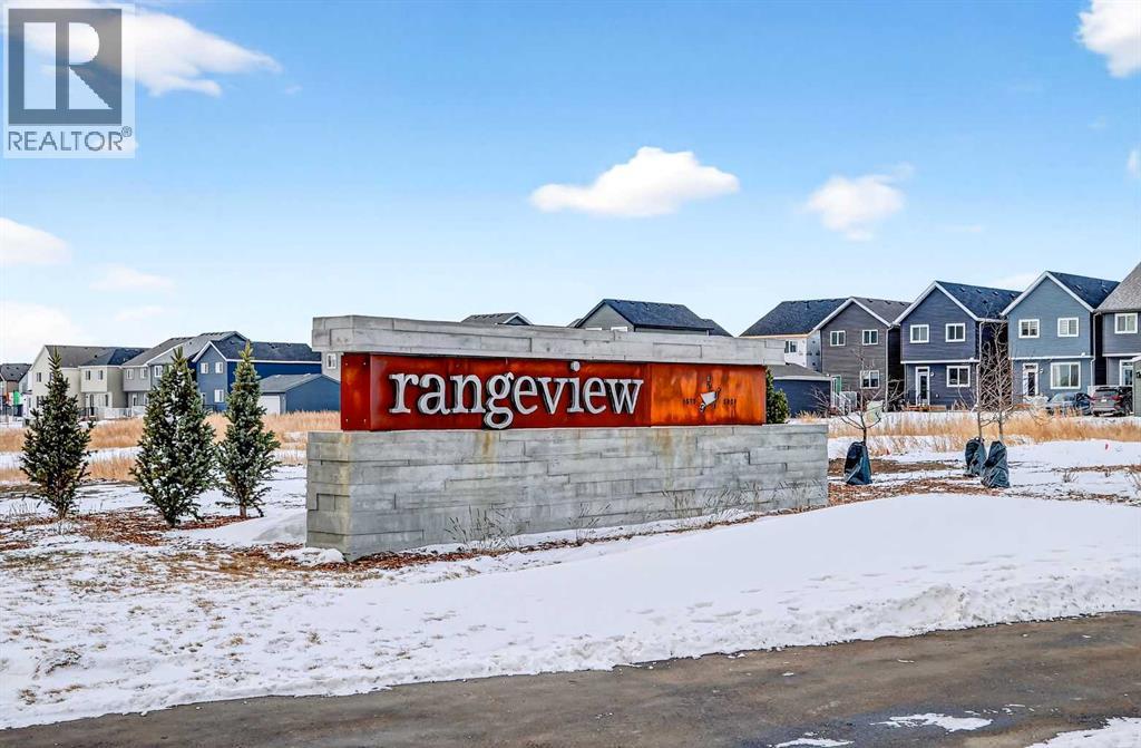 Row / Townhouse for Sale in 125, 1750 Rangeview Drive SE|Calgary, Alberta T3S0X3 3