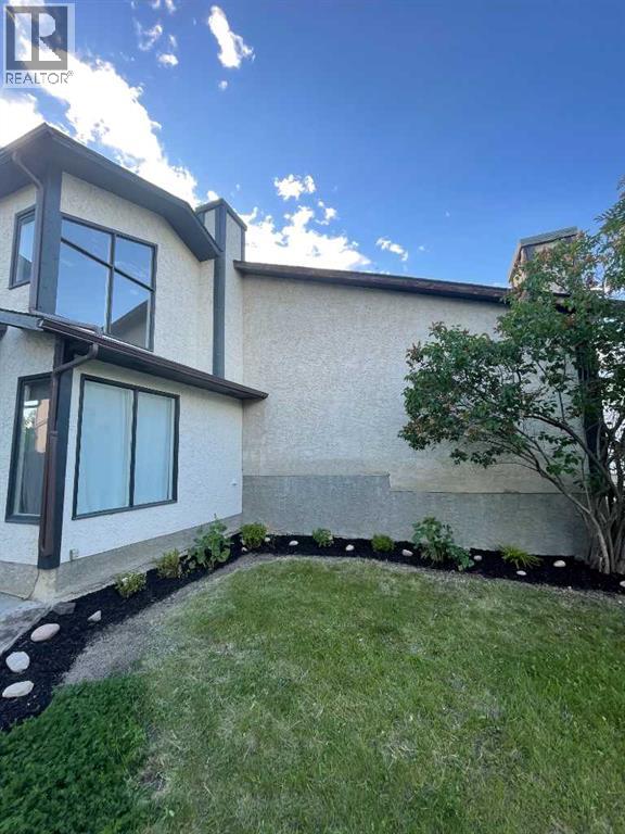 Duplex for Sale in 212 Cedarbrook Bay SW|Calgary, Alberta T2W4R4 3