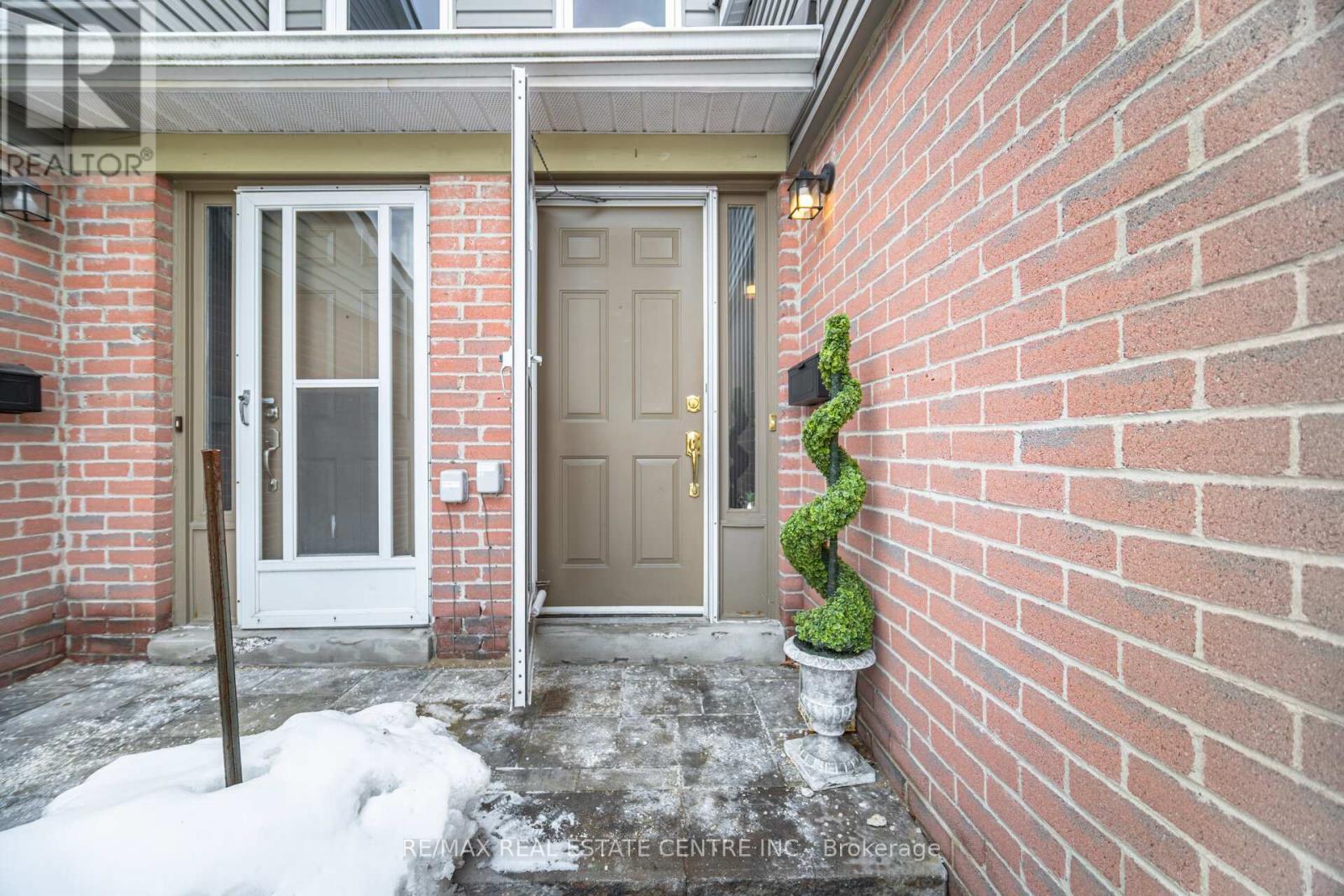 Row / Townhouse for Sale in 34 - 3125 FIFTH LINE WEST|Mississauga (Erin Mills), Ontario L5L3S8 5