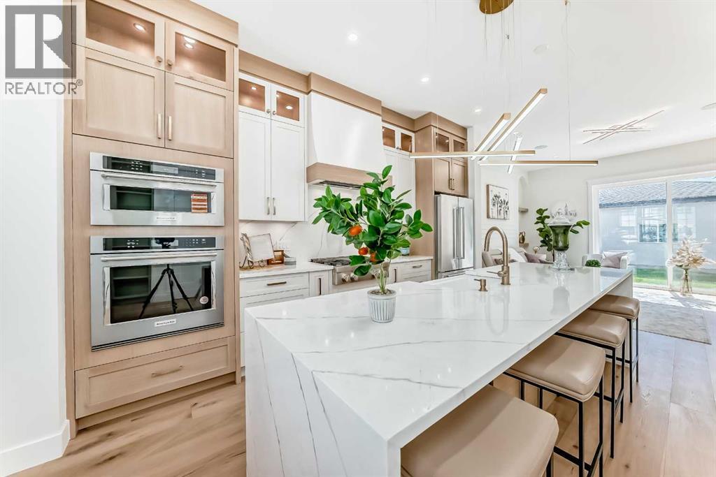 Duplex for Sale in 2313 23 Avenue SW|Calgary, Alberta T2T0W3 2