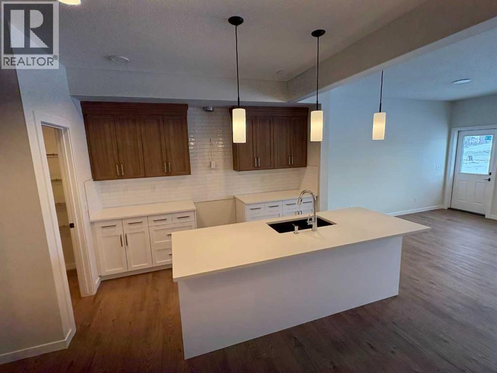 House for Sale in 15 Legacy Glen Heights SE|Calgary, Alberta T2X5Z5 3