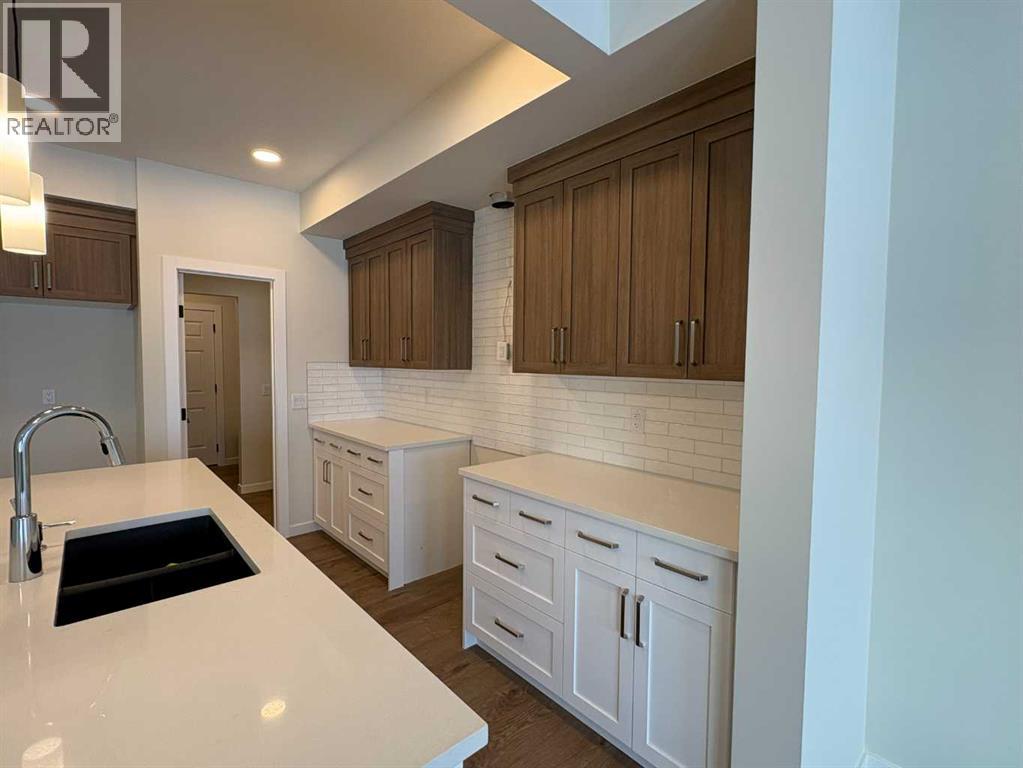 House for Sale in 15 Legacy Glen Heights SE|Calgary, Alberta T2X5Z5 5