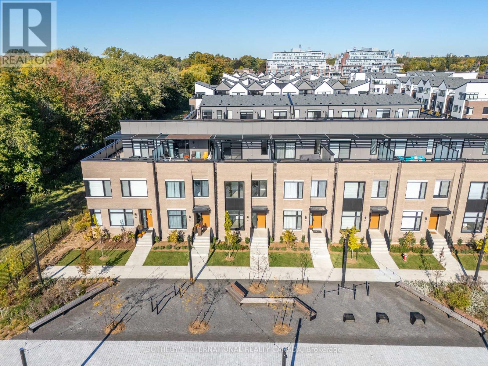 Row / Townhouse for Sale in TH 85 - 60 LOU PARSONS WAY DRIVE|Mississauga (Port Credit), Ontario L5H0B2 3