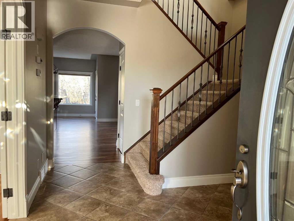 House for Sale in 75 Royal Abbey Rise NW|Calgary, Alberta T3G4Y5 2