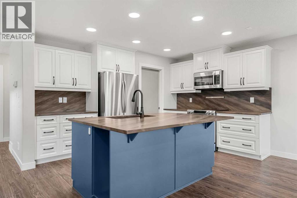 Duplex for Sale in 175 Kincora Crescent NW|Calgary, Alberta T3R0N4