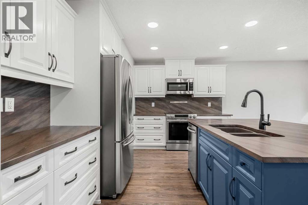 Duplex for Sale in 175 Kincora Crescent NW|Calgary, Alberta T3R0N4 2