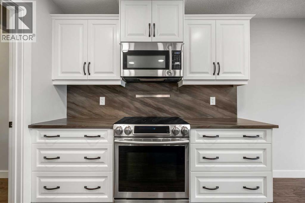 Duplex for Sale in 175 Kincora Crescent NW|Calgary, Alberta T3R0N4 4