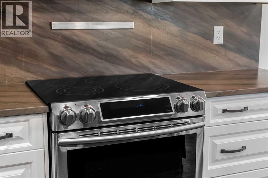 Duplex for Sale in 175 Kincora Crescent NW|Calgary, Alberta T3R0N4 5