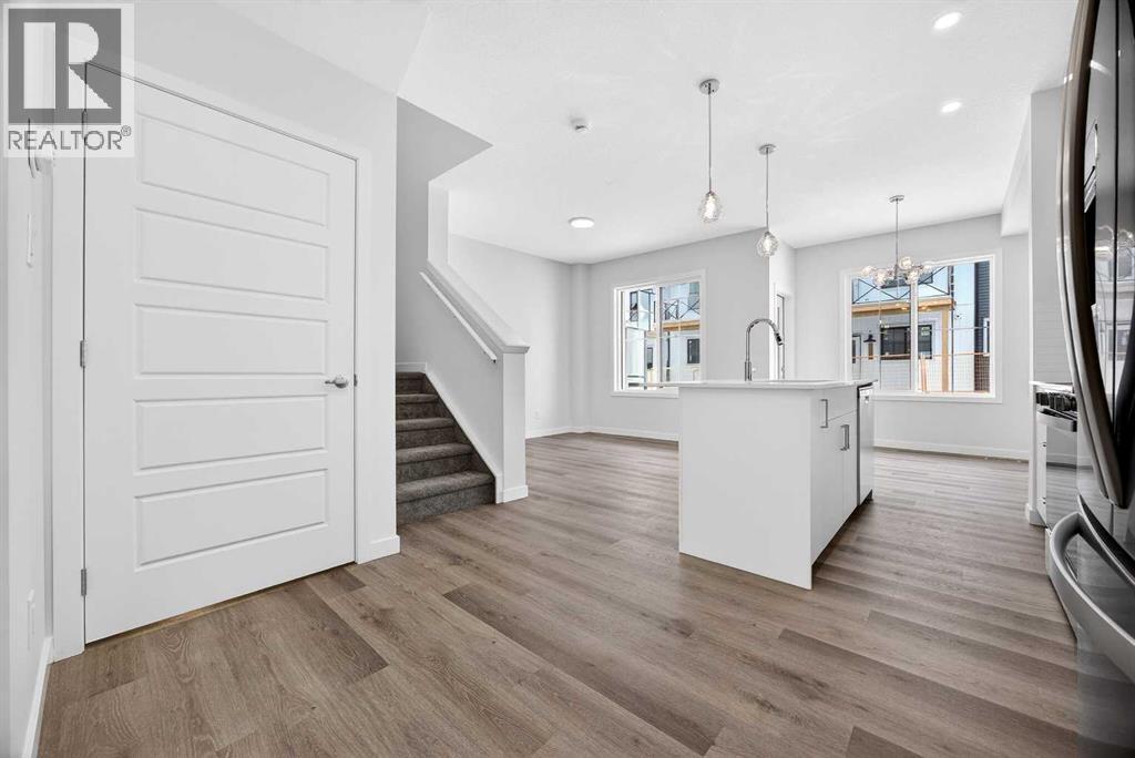 Row / Townhouse for Sale in 66 Creekside Way SW|Calgary, Alberta T2X6E2 4