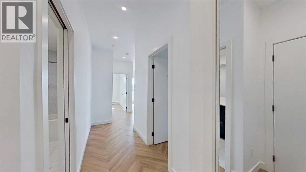 Apartment for Sale in 405, 4275 Norford Avenue NW|Calgary, Alberta T3B6M2 2