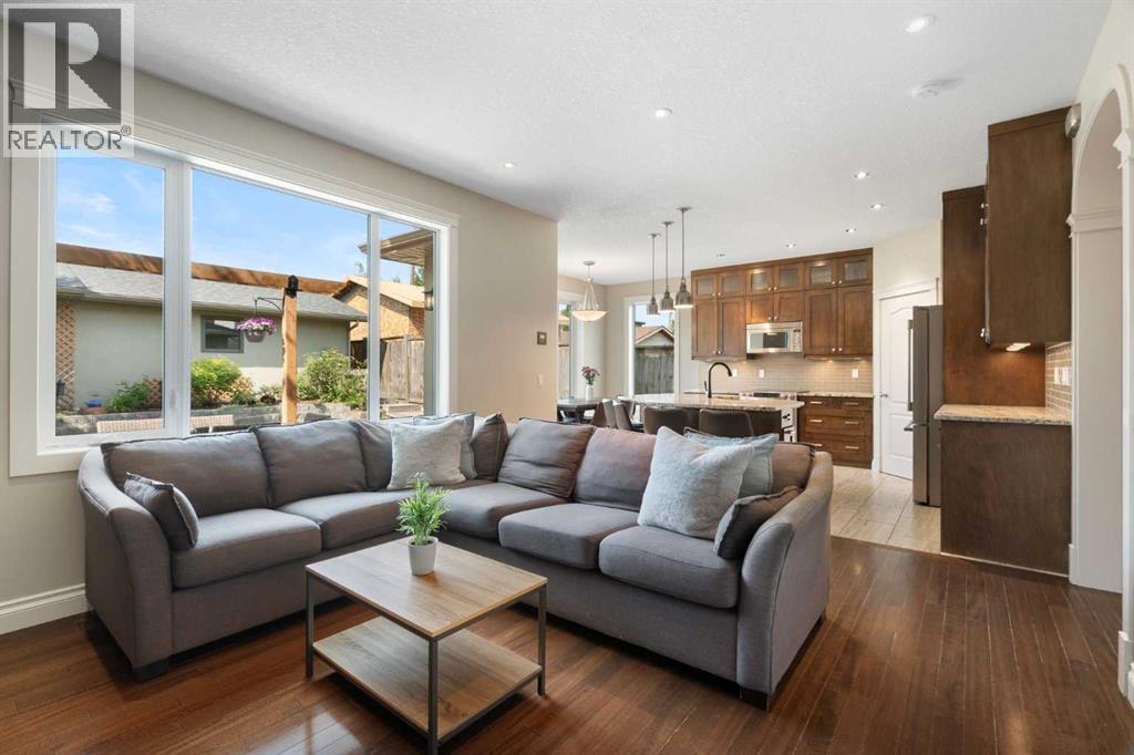 House for Sale in 1914 Broadview Road NW|Calgary, Alberta T2N3h7 3