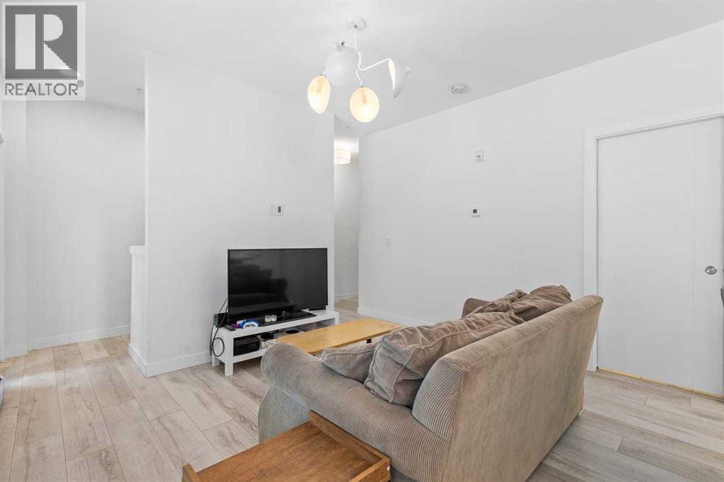 Apartment for Sale in 110, 3125 39 Street NW|Calgary, Alberta T3B6H5 4