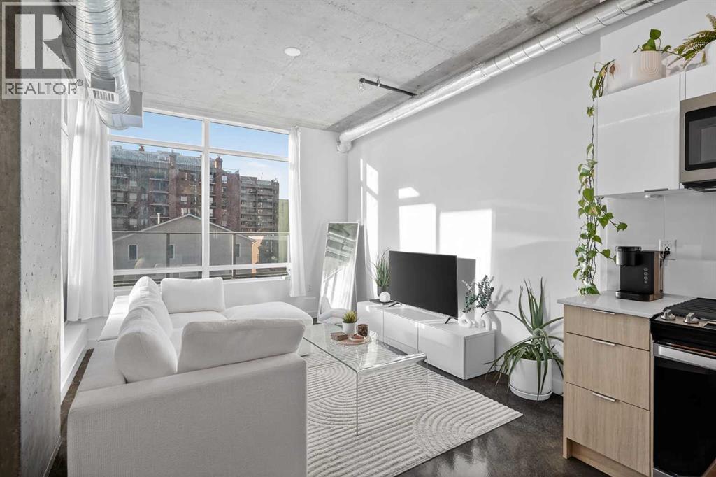 Apartment for Sale in 203, 1319 14 Avenue SW|Calgary, Alberta T3C0W3 5