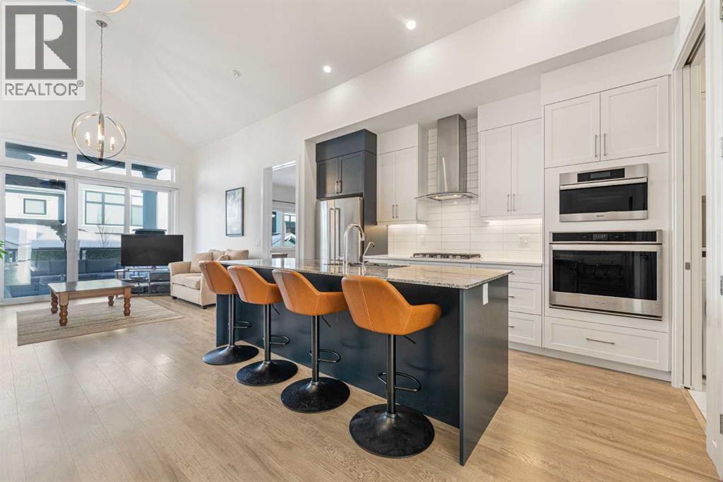 Row / Townhouse for Sale in 12572 Crestmont Boulevard SW|Calgary, Alberta T3B6J5 3