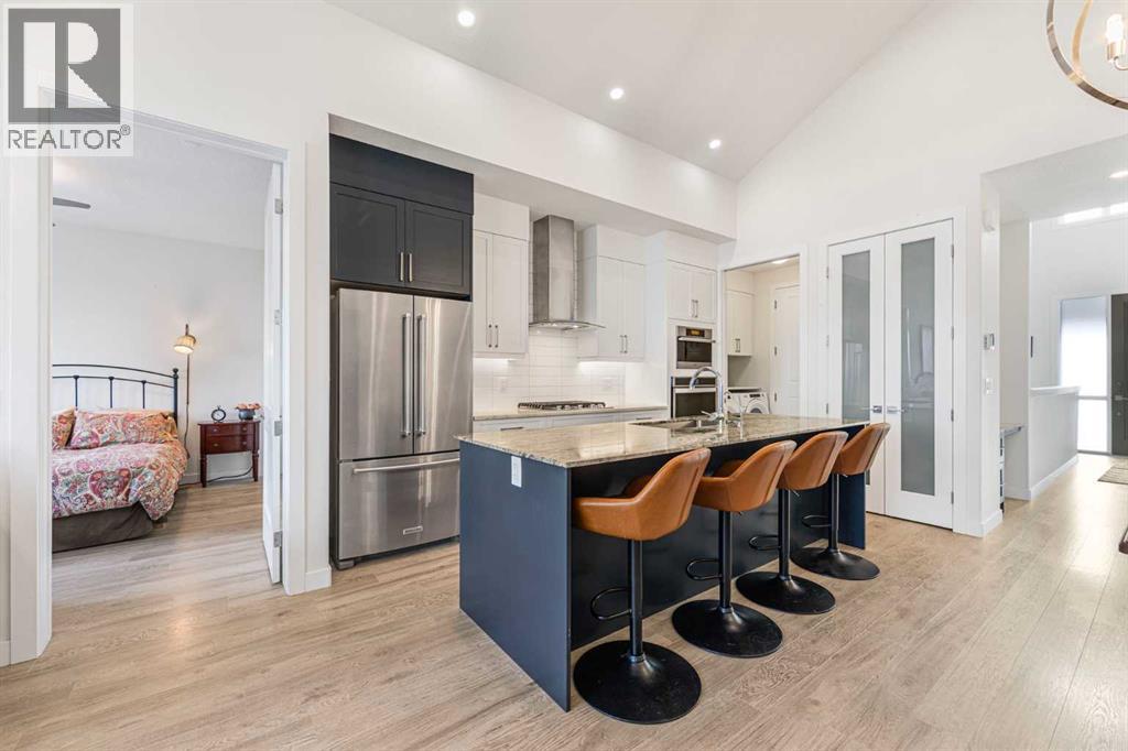 Row / Townhouse for Sale in 12572 Crestmont Boulevard SW|Calgary, Alberta T3B6J5 4