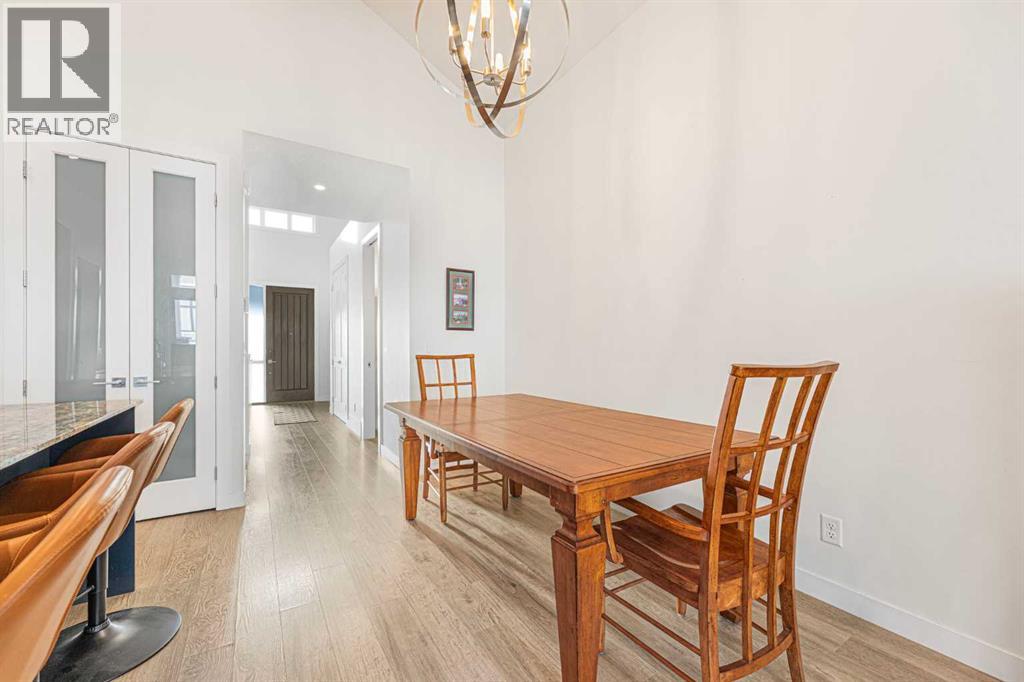 Row / Townhouse for Sale in 12572 Crestmont Boulevard SW|Calgary, Alberta T3B6J5 5