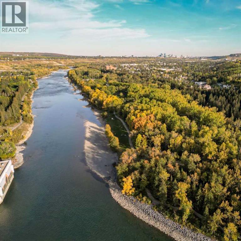 House for Sale in 124 Greenwich Heath NW|Calgary, Alberta T3B5X4 2