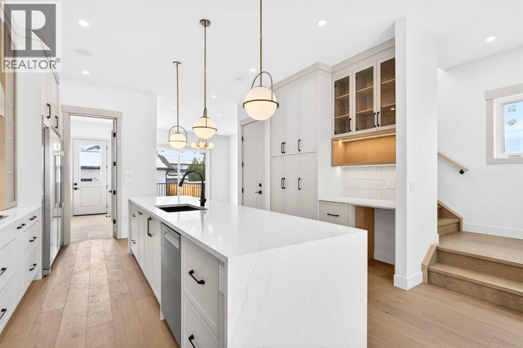 Duplex for Sale in 3112 40 Street SW|Calgary, Alberta T3E3J8 3