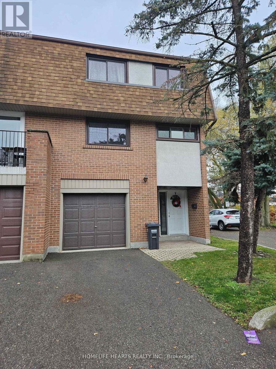 Row / Townhouse for Sale in 7 - 1051 CEDARGLEN GATE|Mississauga (Erindale), Ontario L5C3A7