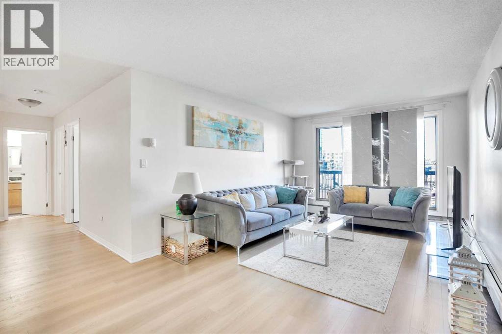 Apartment for Sale in 305, 1334 12 Avenue SW|Calgary, Alberta T3C3R9 4