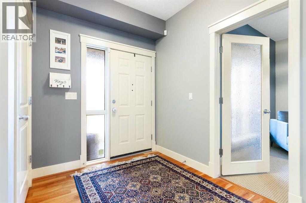 House for Sale in 102 Discovery Ridge Way SW|Calgary, Alberta T3H5G4 3