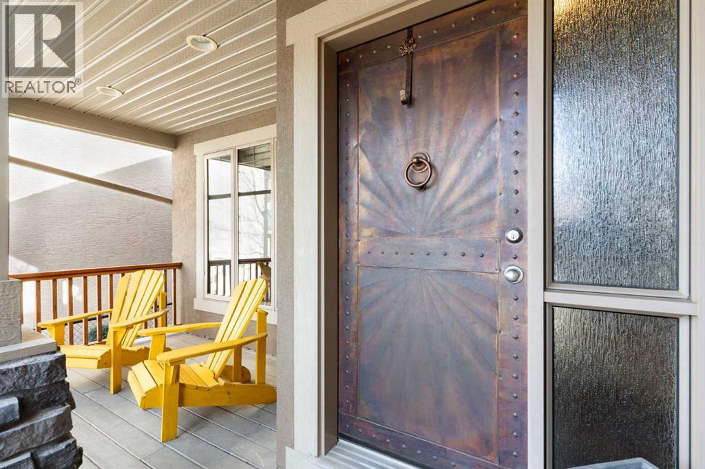 House for Sale in 102 Discovery Ridge Way SW|Calgary, Alberta T3H5G4 2