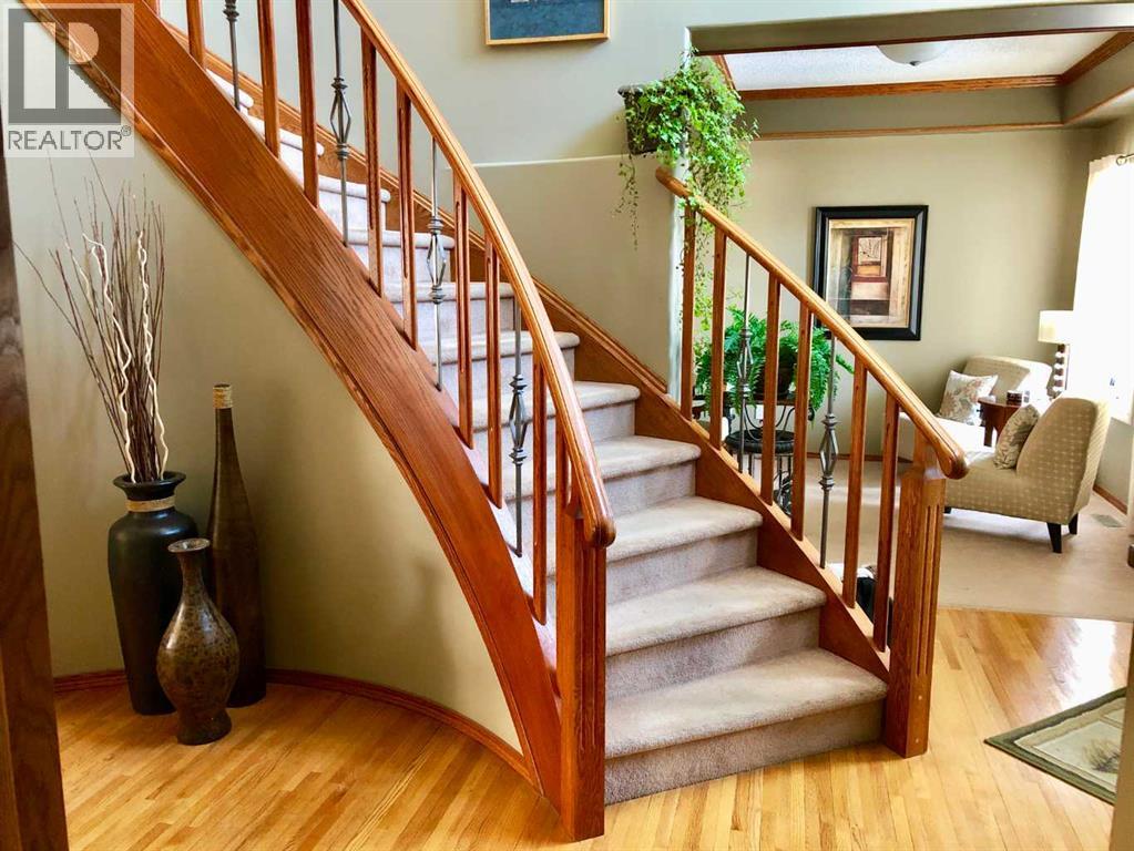 House for Sale in 63 Evergreen Heights SW|Calgary, Alberta Y2Y3A6 4