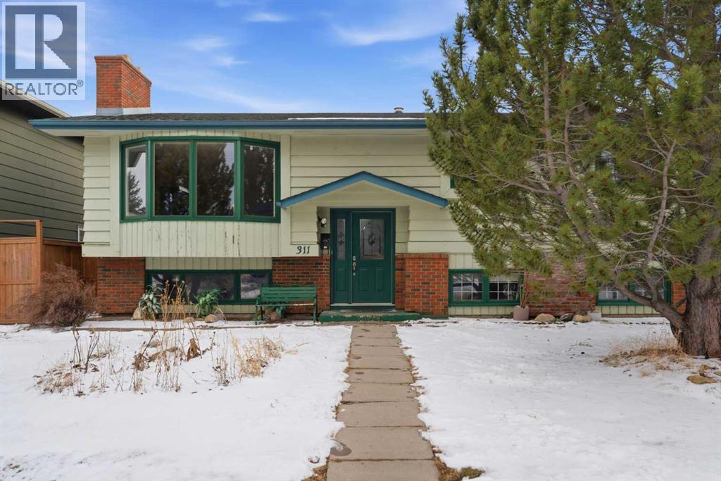 House for Sale in 311 Parkglen Crescent SE|Calgary, Alberta T2V4M4