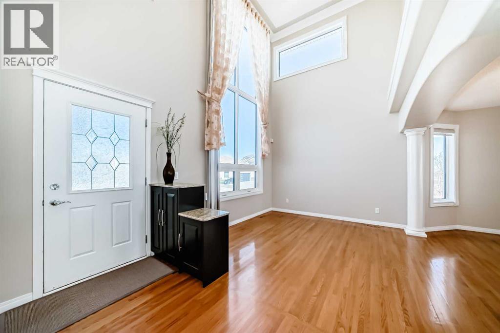 House for Sale in 300 Hampstead Road NW|Calgary, Alberta T3A6G4 3