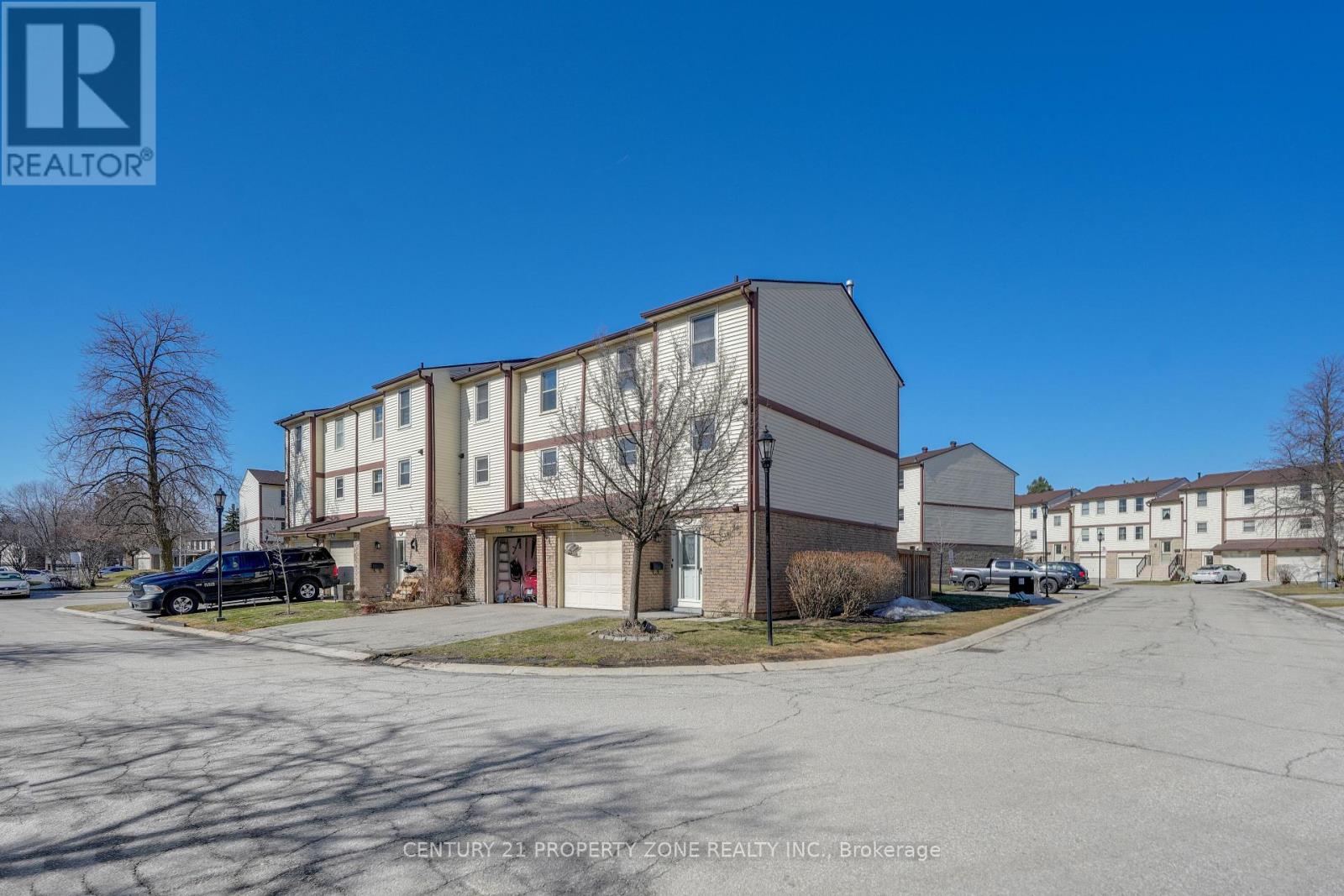 Row / Townhouse for Sale in 40 - 7340 COPENHAGEN ROAD|Mississauga (Meadowvale), Ontario L5N2S5 2