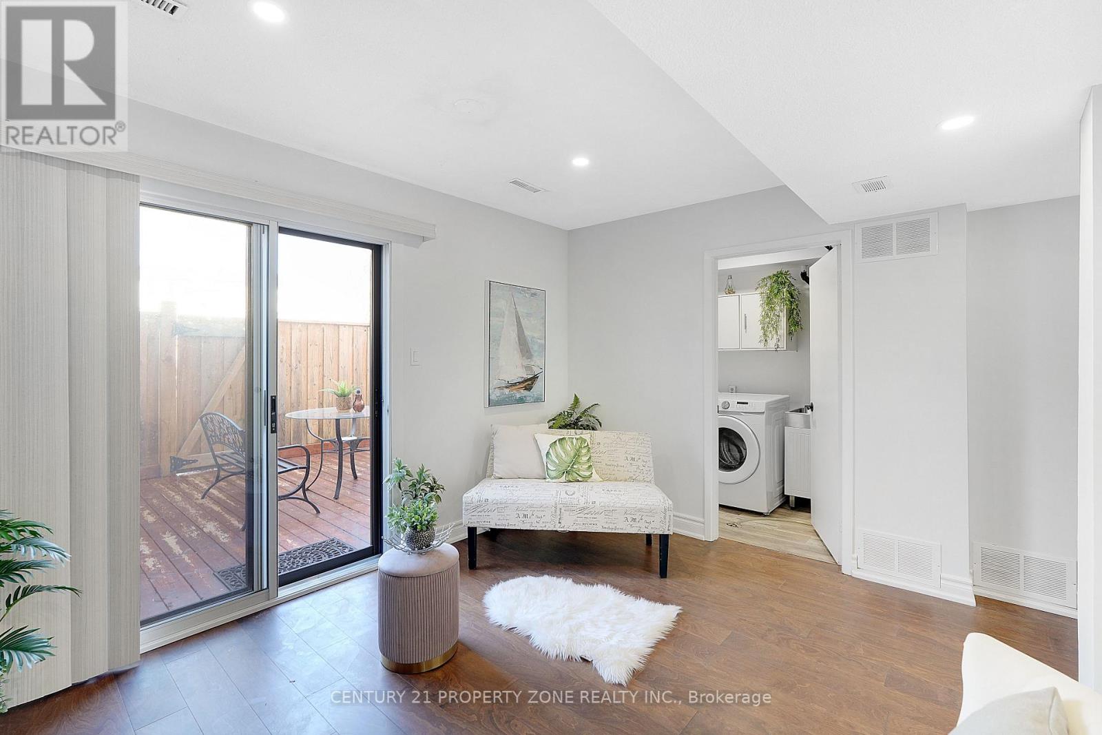 Row / Townhouse for Sale in 40 - 7340 COPENHAGEN ROAD|Mississauga (Meadowvale), Ontario L5N2S5 5