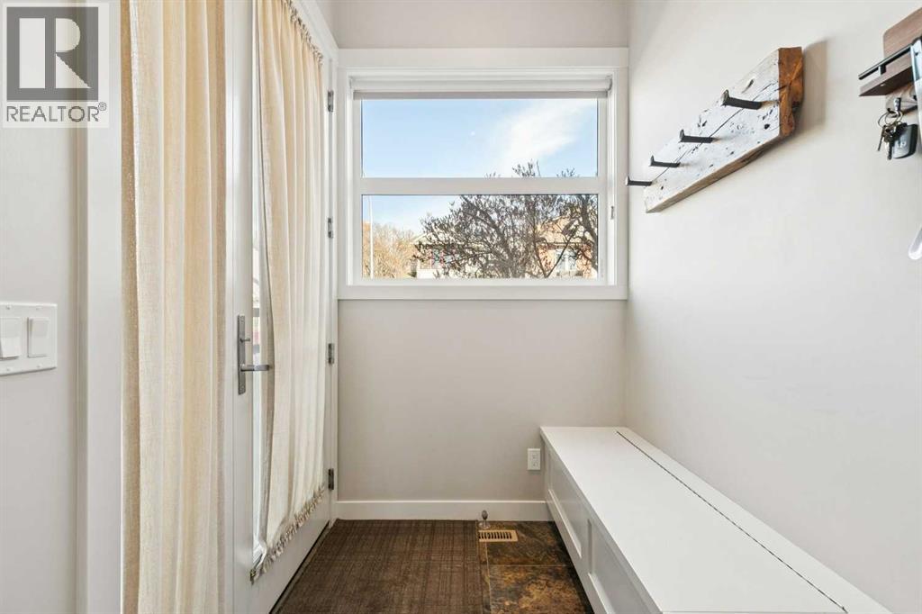 House for Sale in 1013 19 Avenue SE|Calgary, Alberta T2G1M1 4