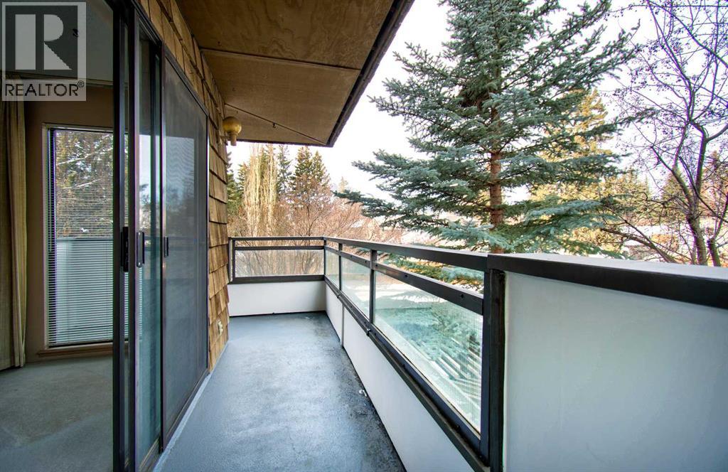 Apartment for Sale in 203, 3719B 49 Street NW|Calgary, Alberta T3A2E3 4