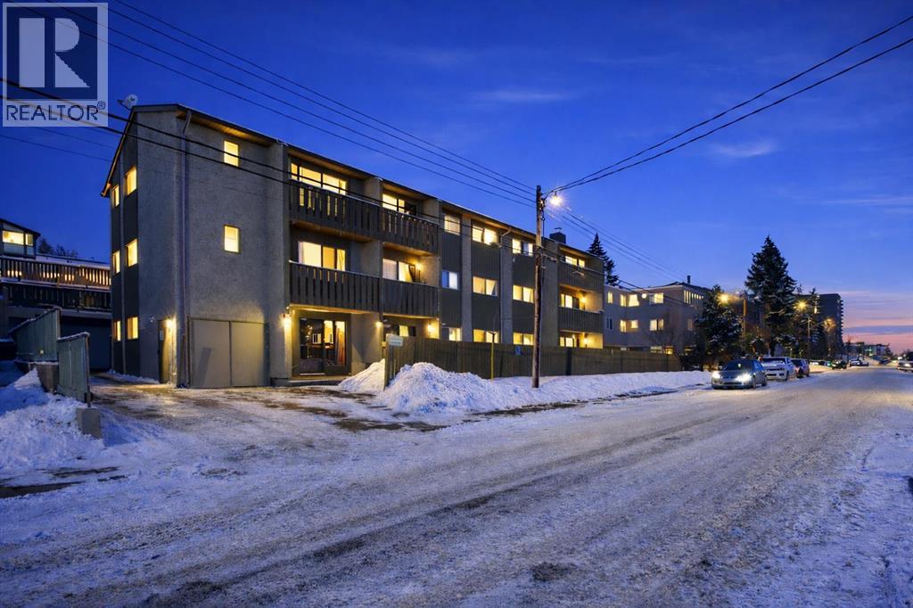 Apartment for Sale in 10, 3911 1 Street NE|Calgary, Alberta T2E3E2