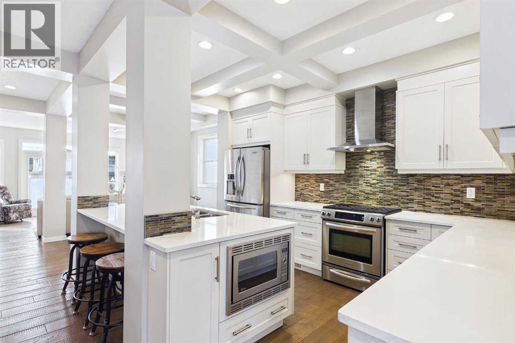 Duplex for Sale in 4827 22 Avenue NW|Calgary, Alberta T3B0Y4 3