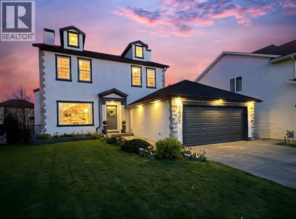 House for Sale in 125 Discovery Place SW|Calgary, Alberta T3H4N5