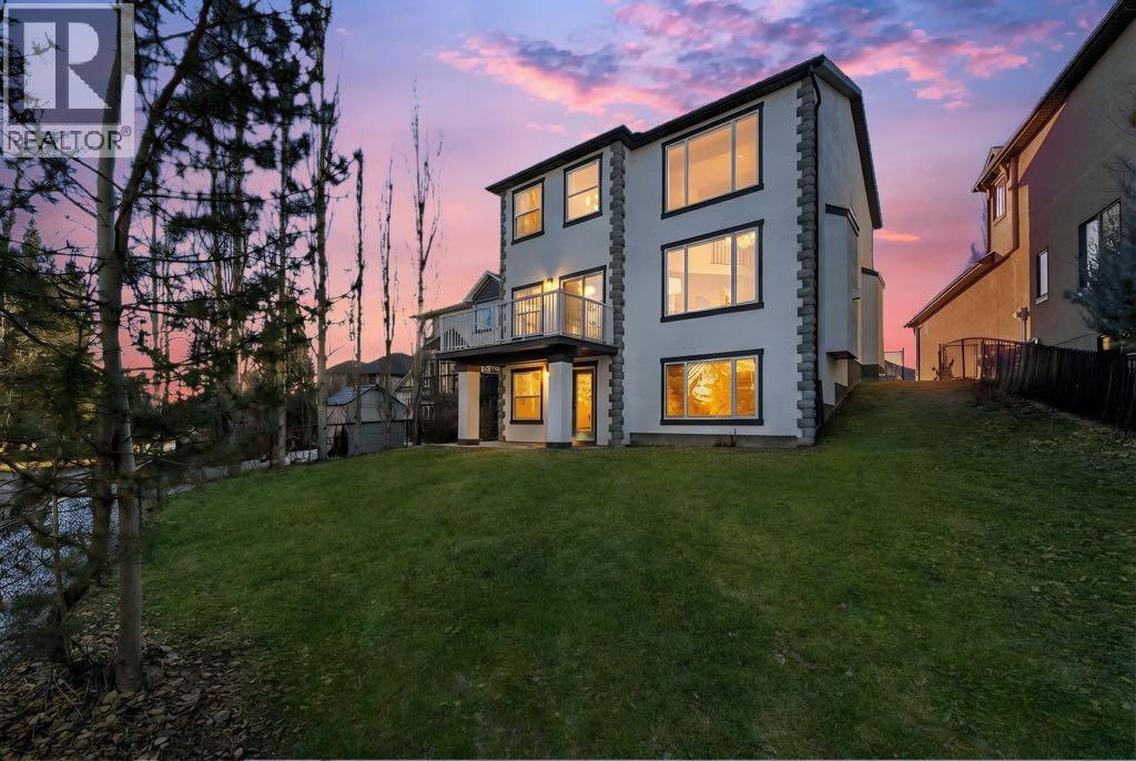 House for Sale in 125 Discovery Place SW|Calgary, Alberta T3H4N5 2