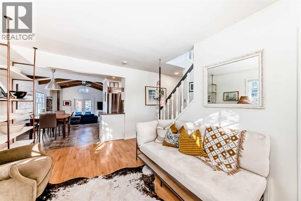 House for Sale in 530 18A Street NW|Calgary, Alberta T2N2H2 2