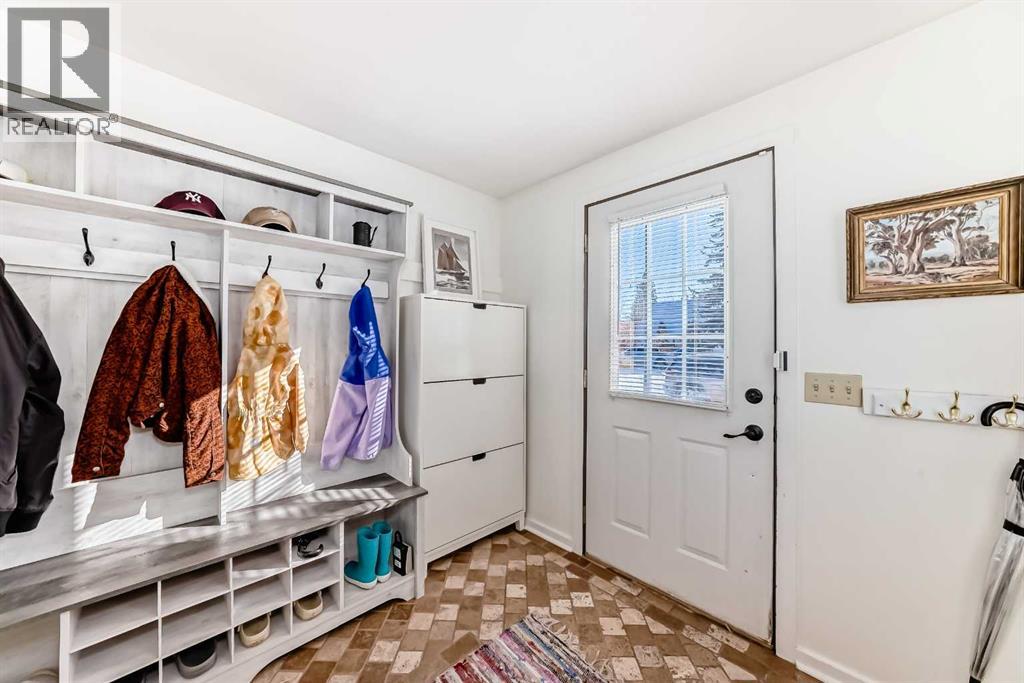 House for Sale in 530 18A Street NW|Calgary, Alberta T2N2H2 4