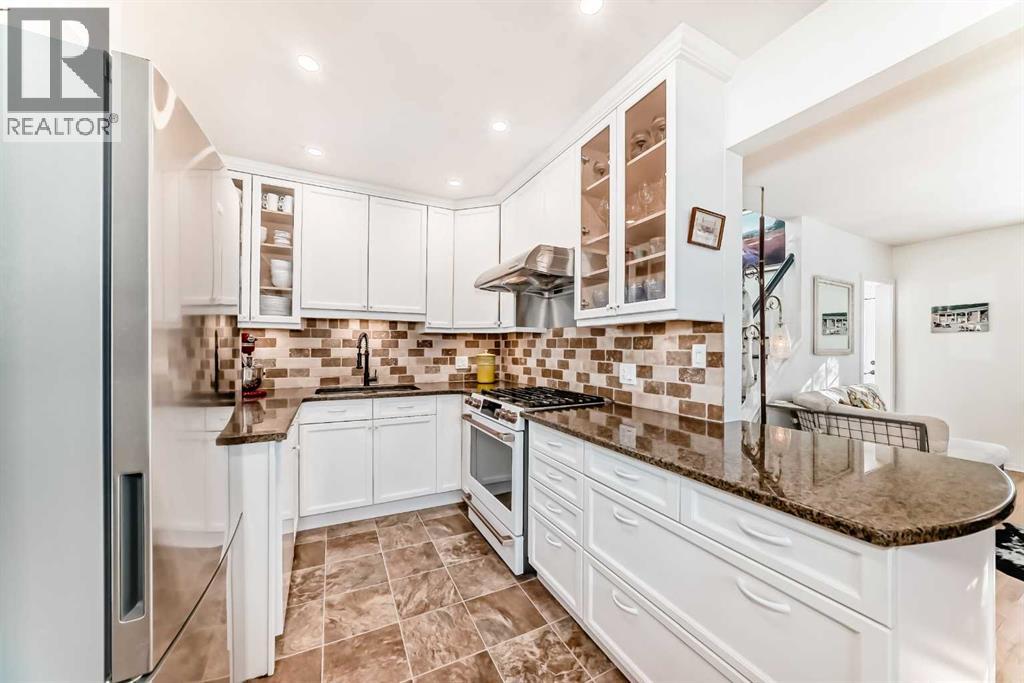 House for Sale in 530 18A Street NW|Calgary, Alberta T2N2H2 5