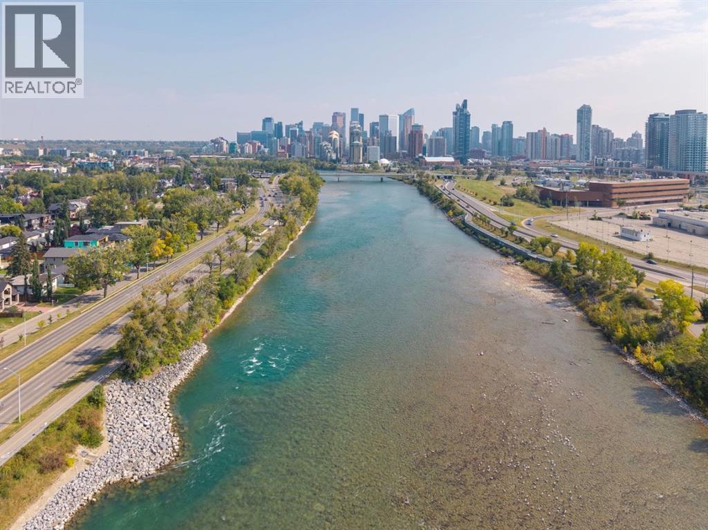 House for Sale in 1727 Bowness Road NW|Calgary, Alberta T2N3K3 2