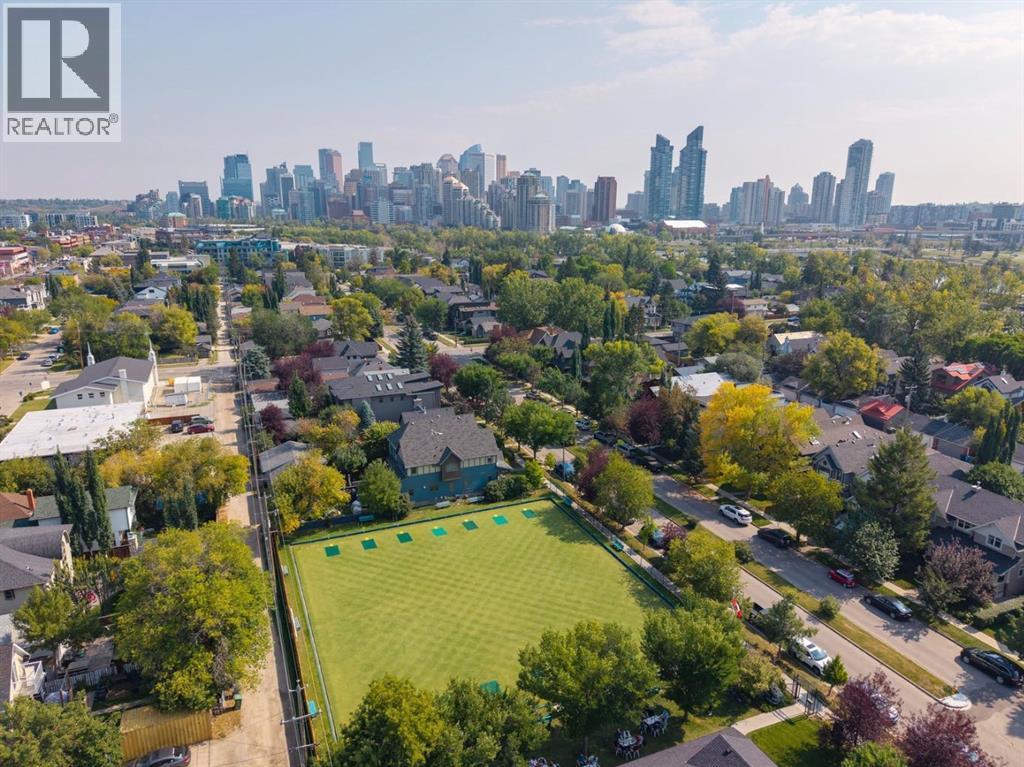 House for Sale in 1727 Bowness Road NW|Calgary, Alberta T2N3K3 4