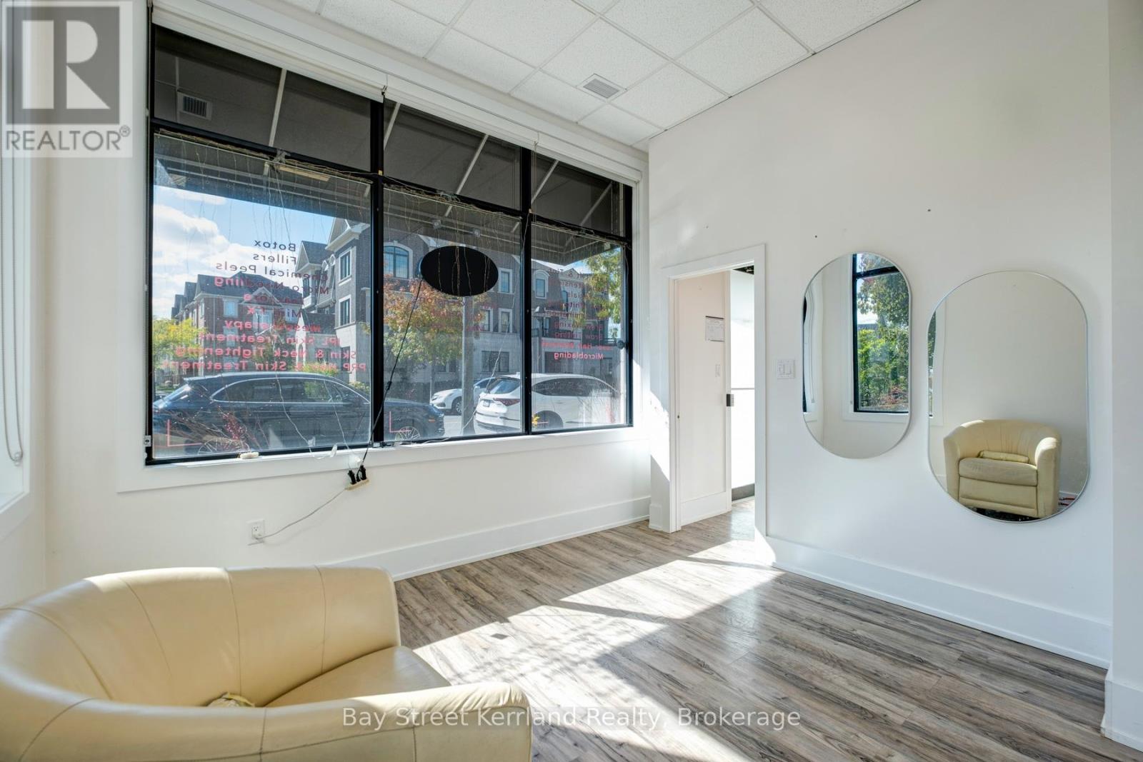 Row / Townhouse for Sale in 3083 GEORGE SAVAGE AVENUE|Oakville (GO Glenorchy), Ontario L6M4M2 3