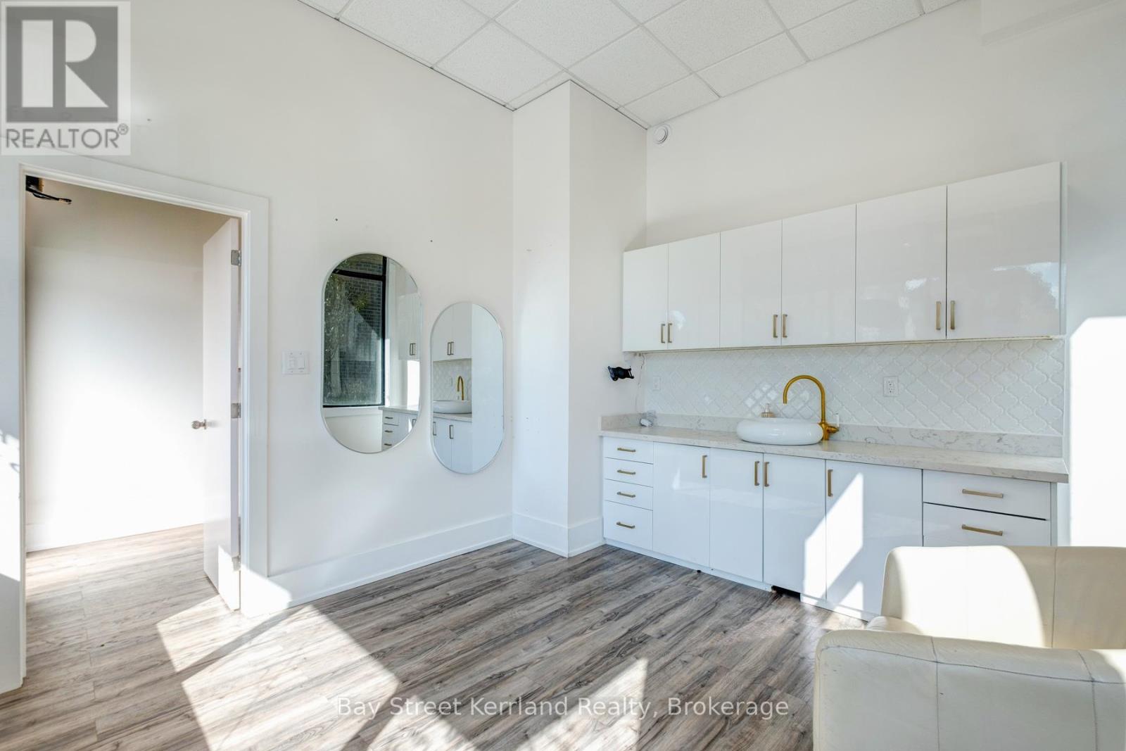 Row / Townhouse for Sale in 3083 GEORGE SAVAGE AVENUE|Oakville (GO Glenorchy), Ontario L6M4M2 4