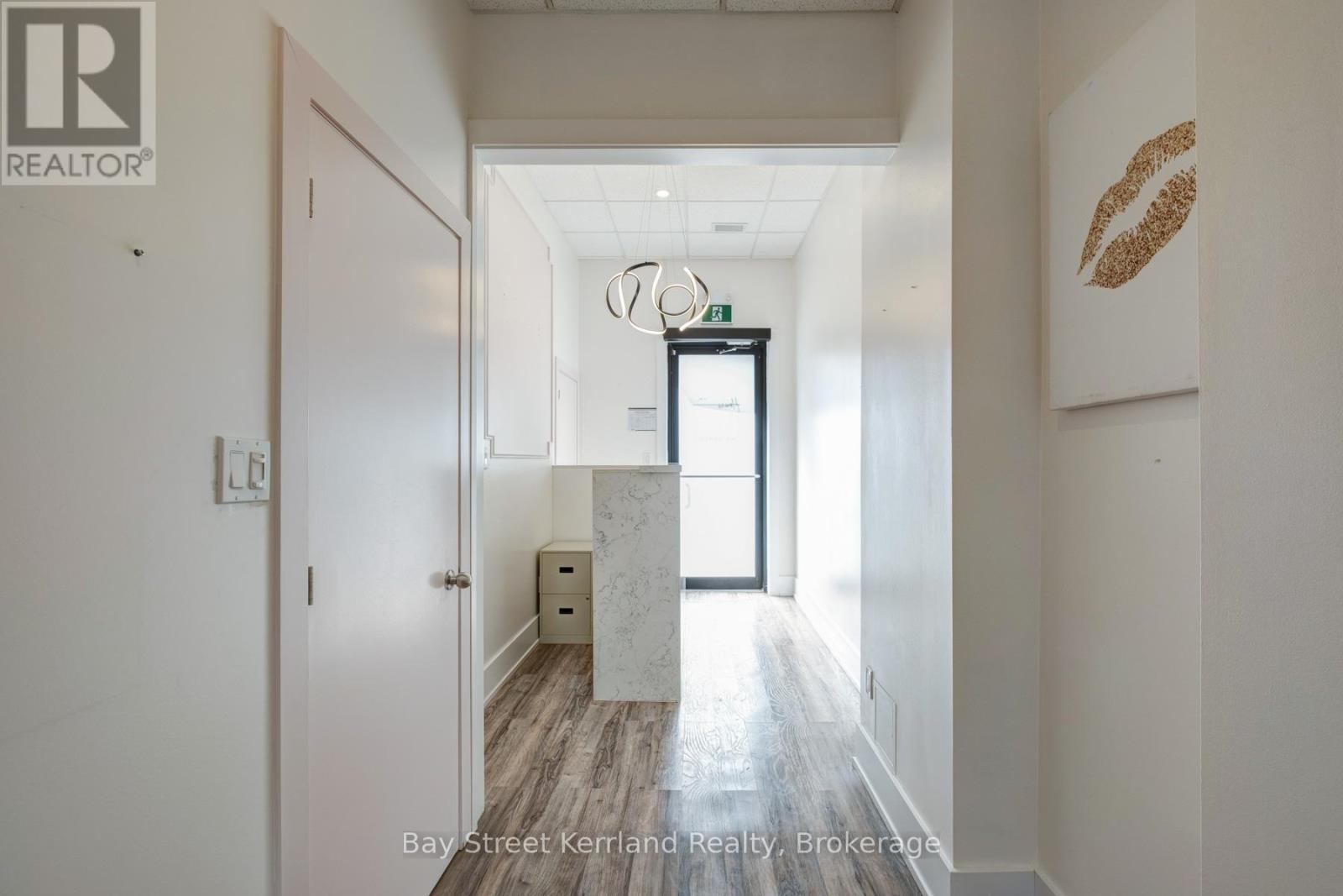 Row / Townhouse for Sale in 3083 GEORGE SAVAGE AVENUE|Oakville (GO Glenorchy), Ontario L6M4M2 5