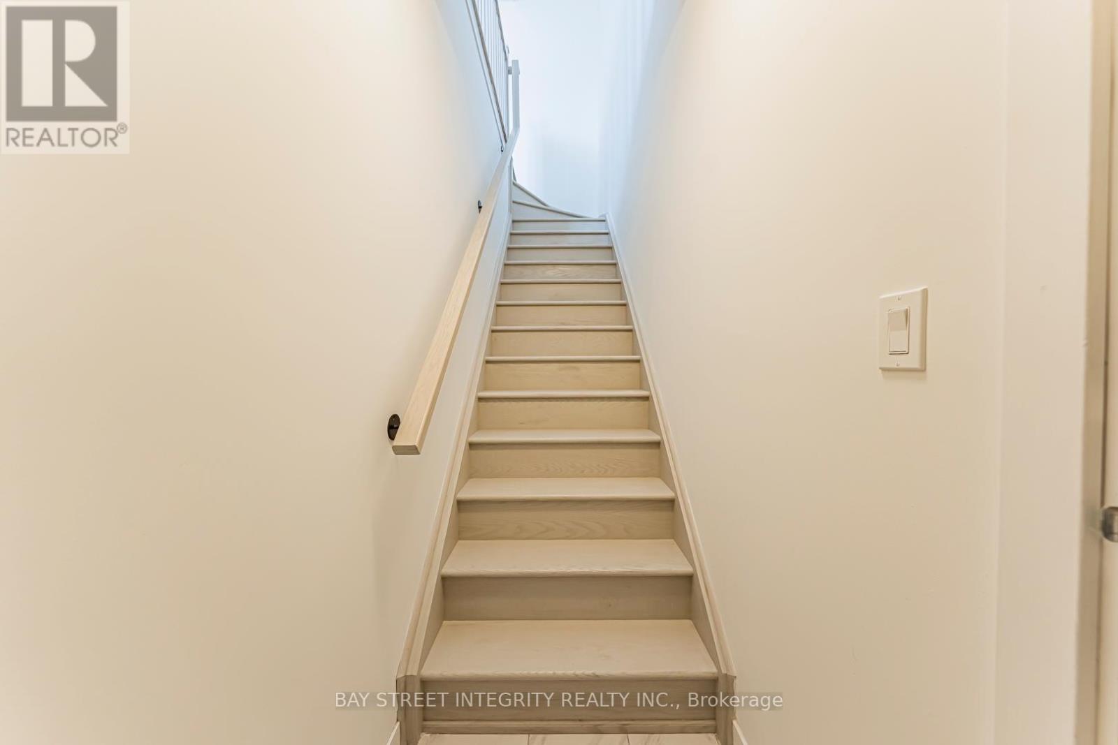 Row / Townhouse for Sale in 7 - 4045 HICKORY DRIVE|Mississauga (Rathwood), Ontario L4W0G6 5