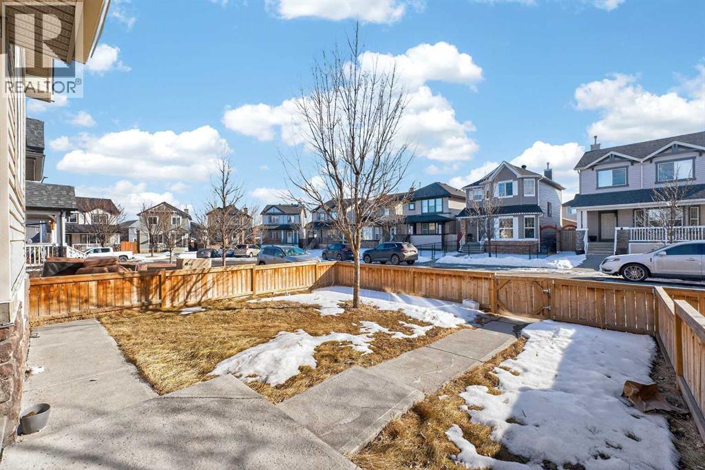 House for Sale in 246 Saddlebrook Way NE|Calgary, Alberta T3J0B4 2